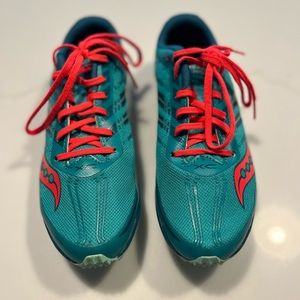 Saucony womens size 6 running spikes (fit like 5.5)